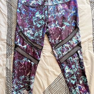 Large Fabletics Leggings